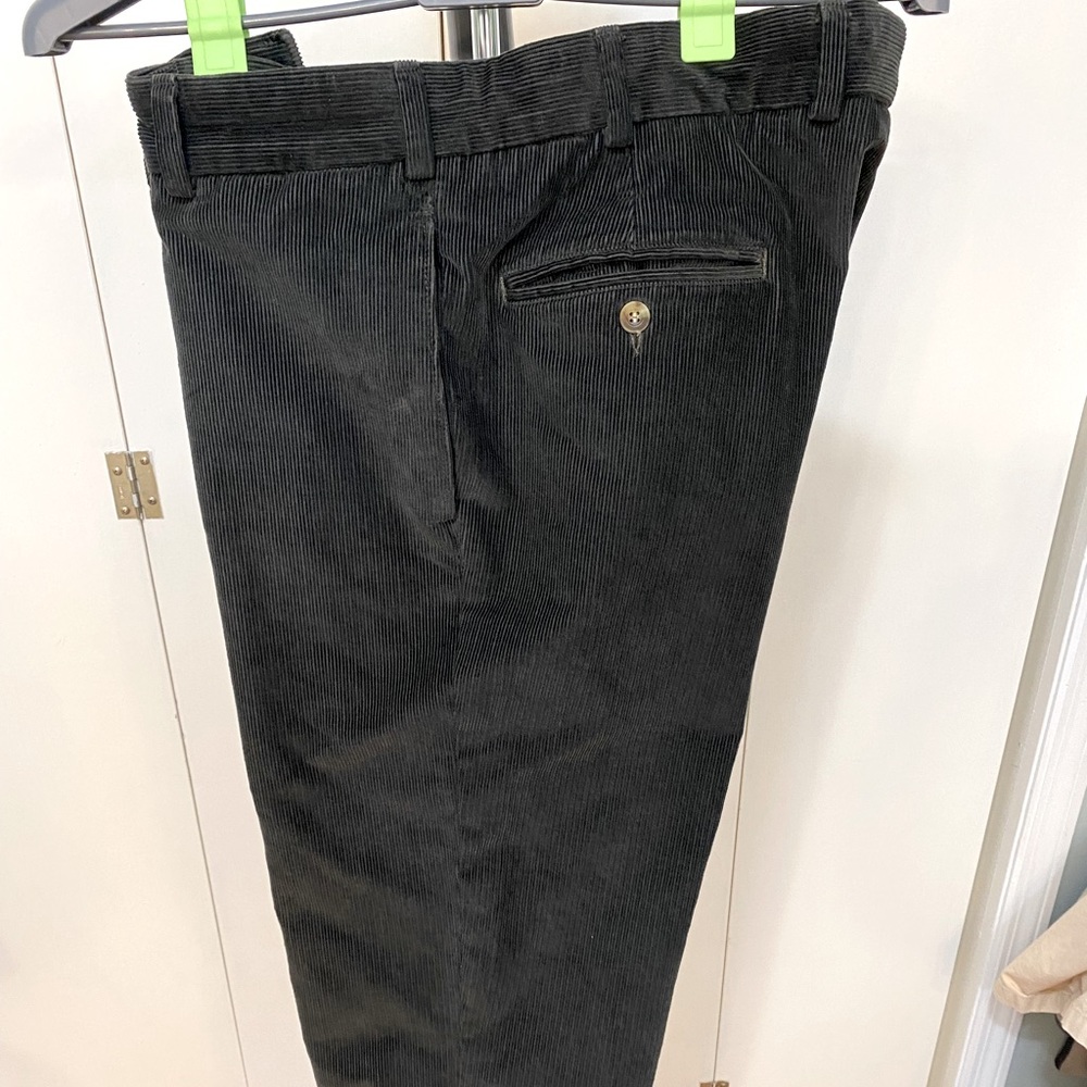 Bills Khakis Men’s M2 Classic Fit 15 Wale Cords Black Size 38x34